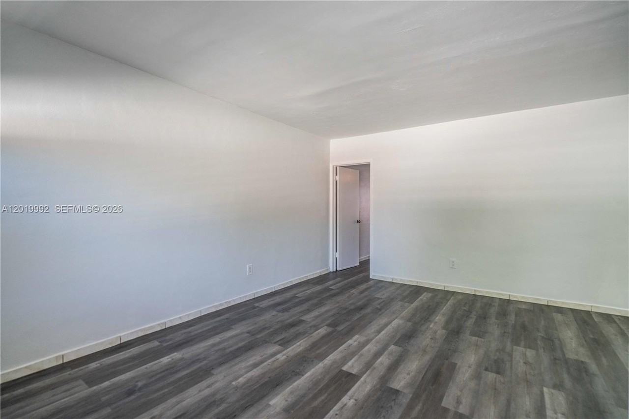 7911 Abbott Ave #9 - Photo 5 of 18