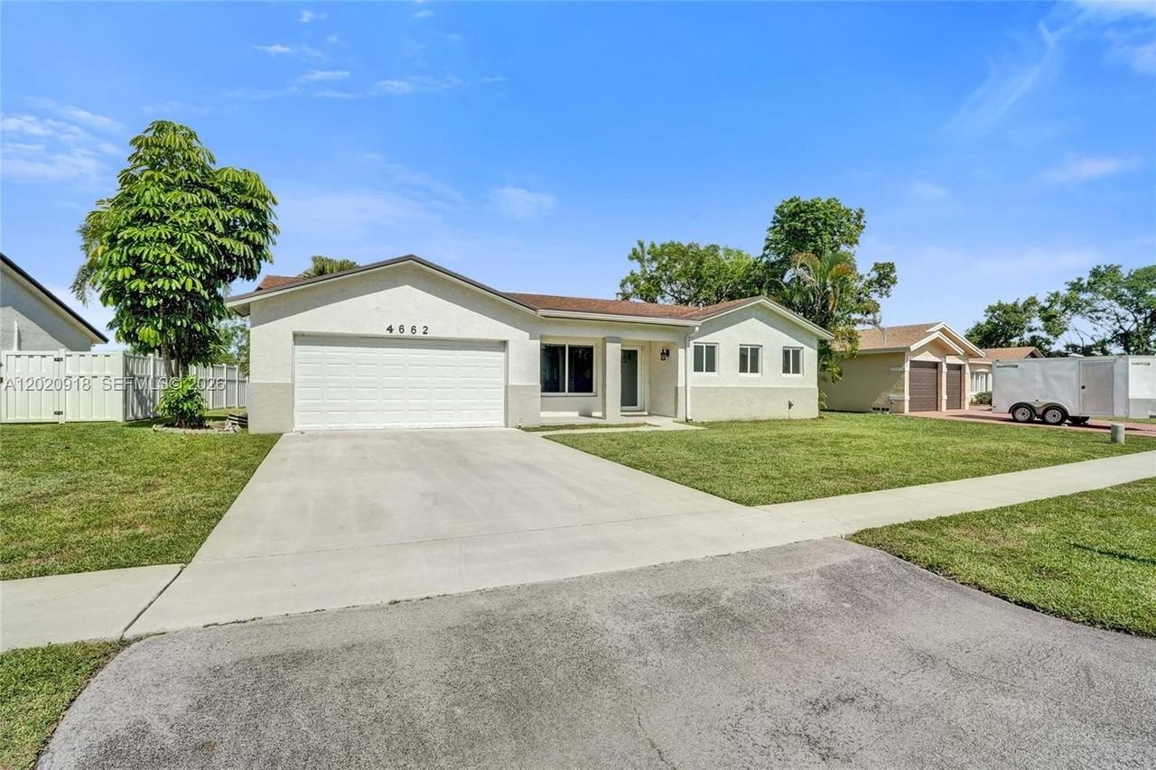 4662 Nw 99th Ave - Photo 2 of 39