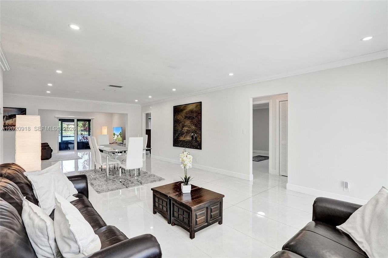 4662 Nw 99th Ave - Photo 5 of 39