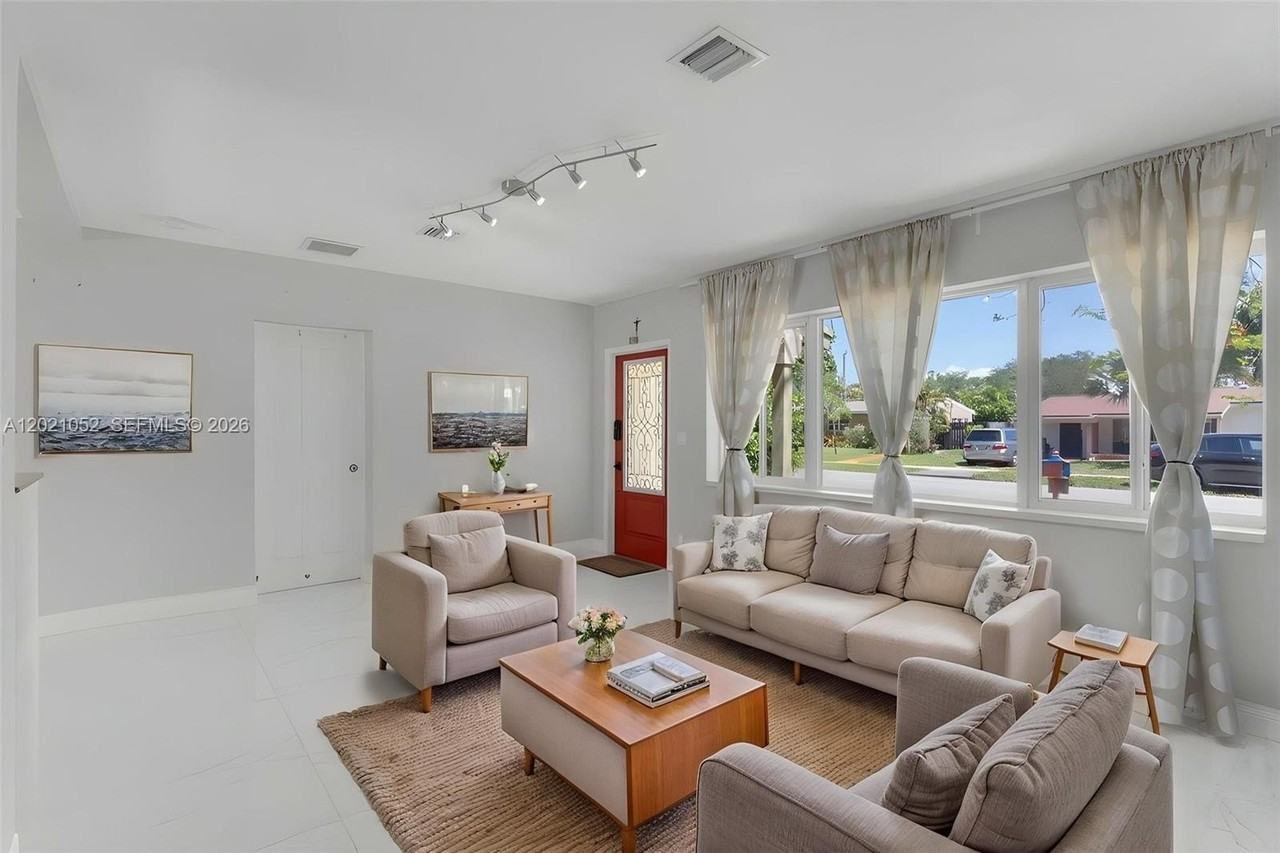 2340 Sw 15th St - Photo 5 of 26