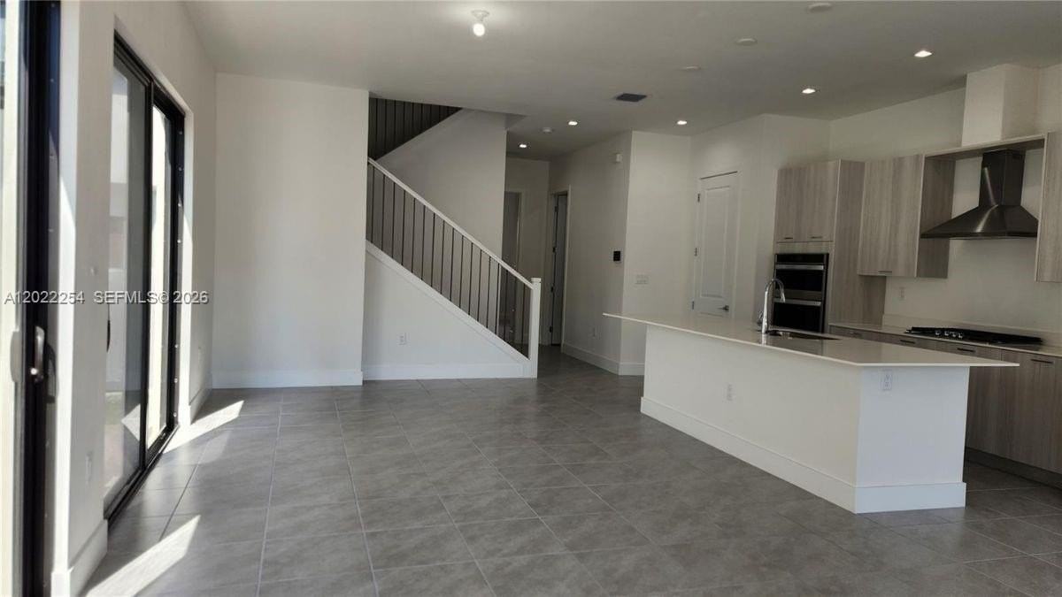 8119 Nw 42nd St #8119 - Photo 5 of 50