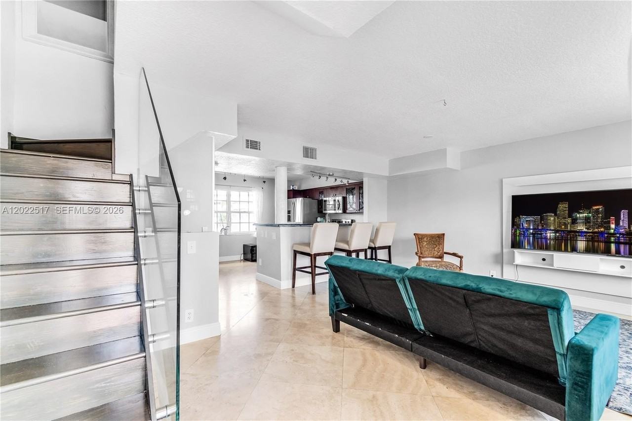 349 Virginia St #349 - Photo 2 of 21