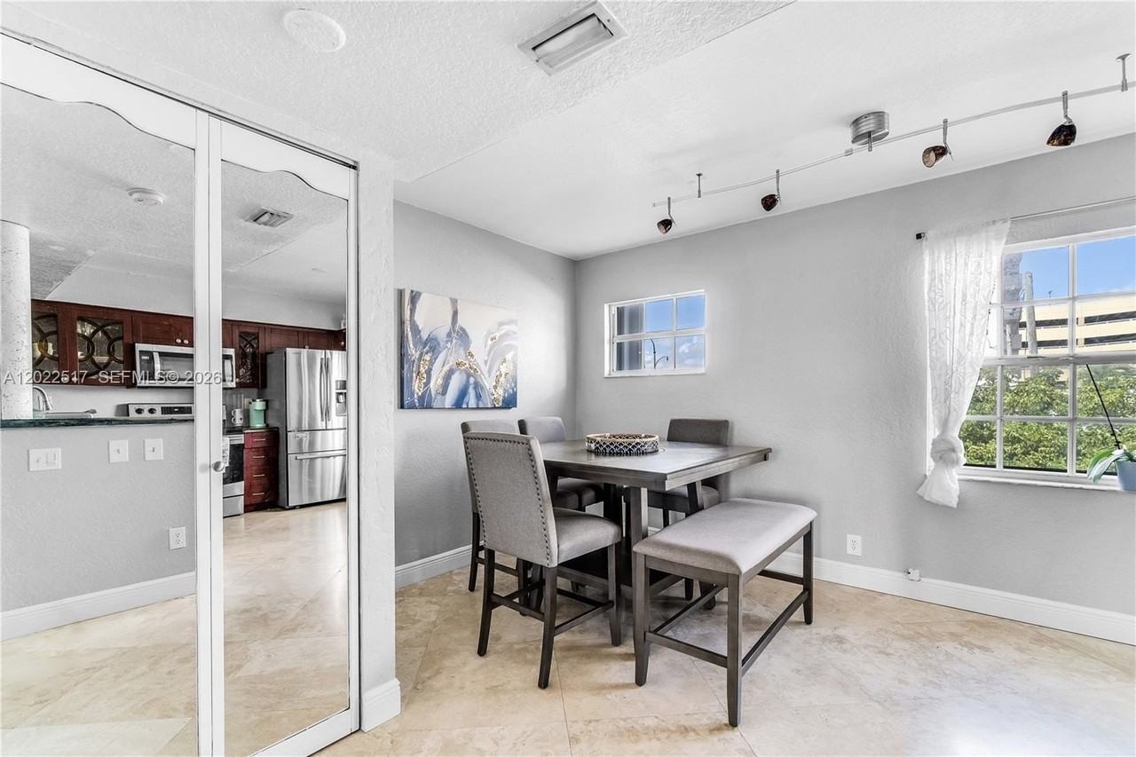 349 Virginia St #349 - Photo 3 of 21
