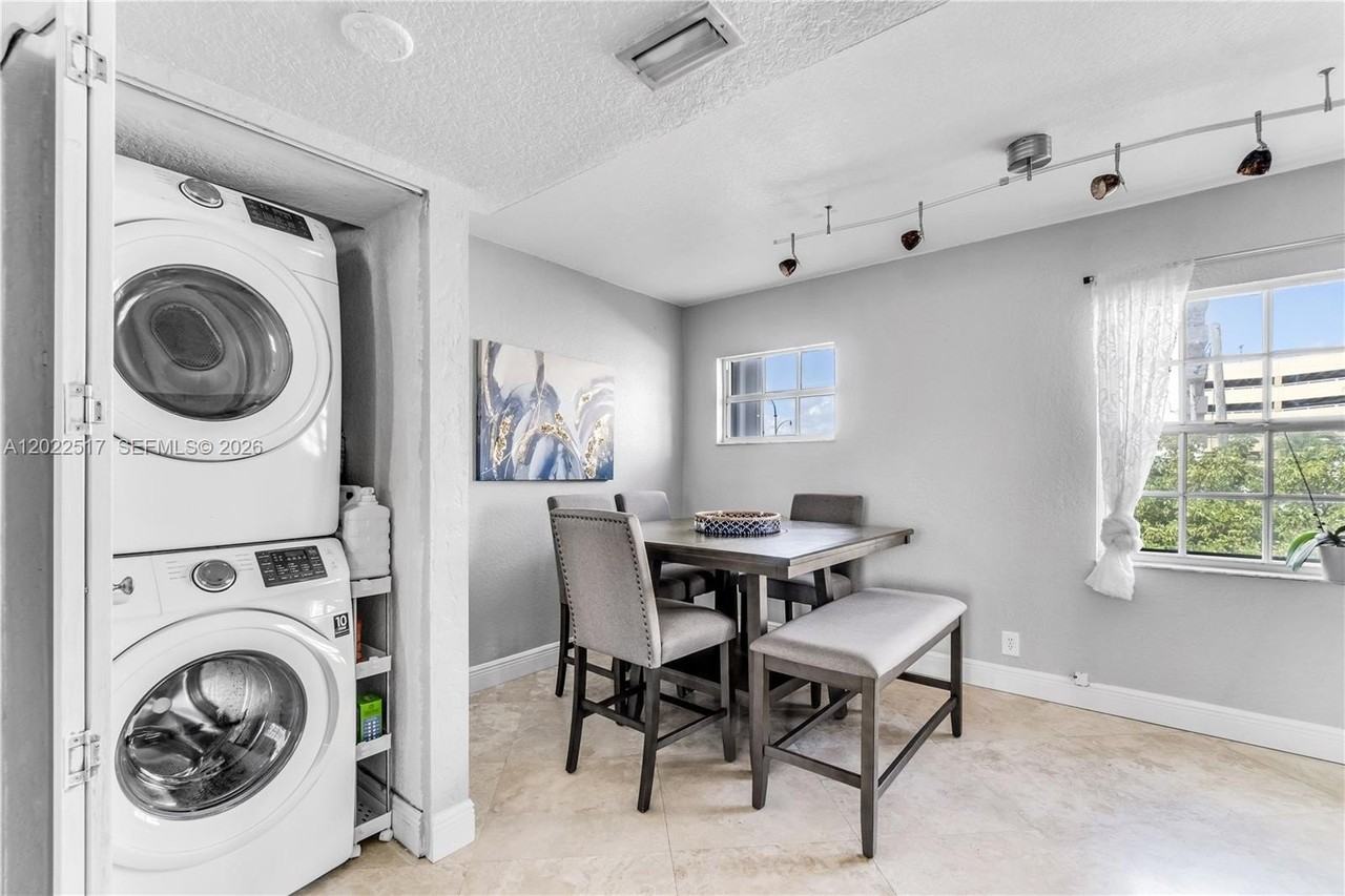 349 Virginia St #349 - Photo 4 of 21