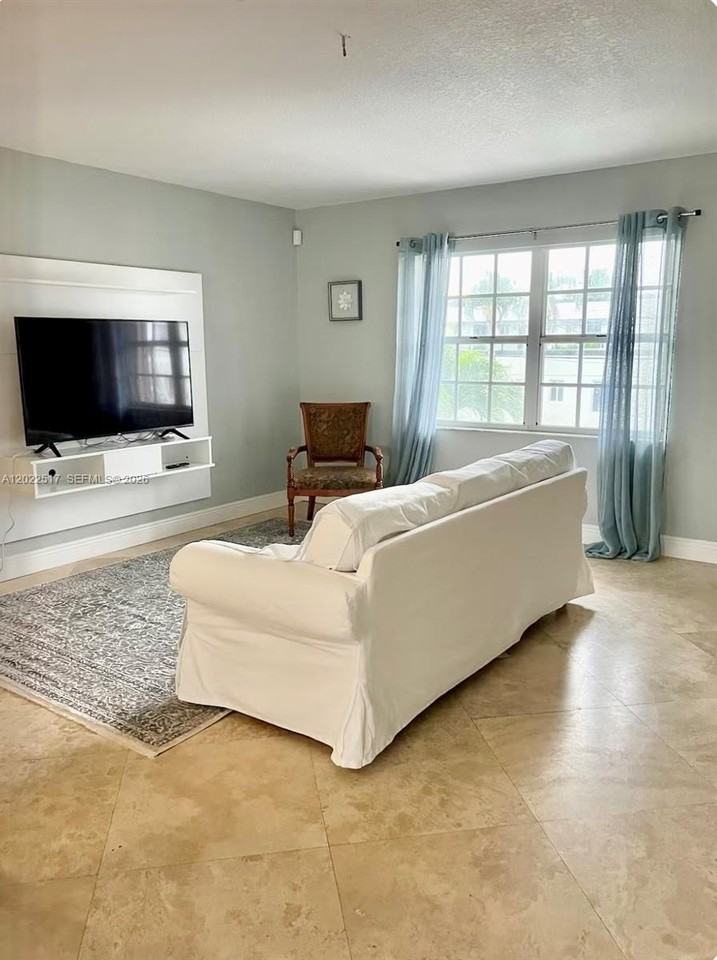 349 Virginia St #349 - Photo 7 of 21