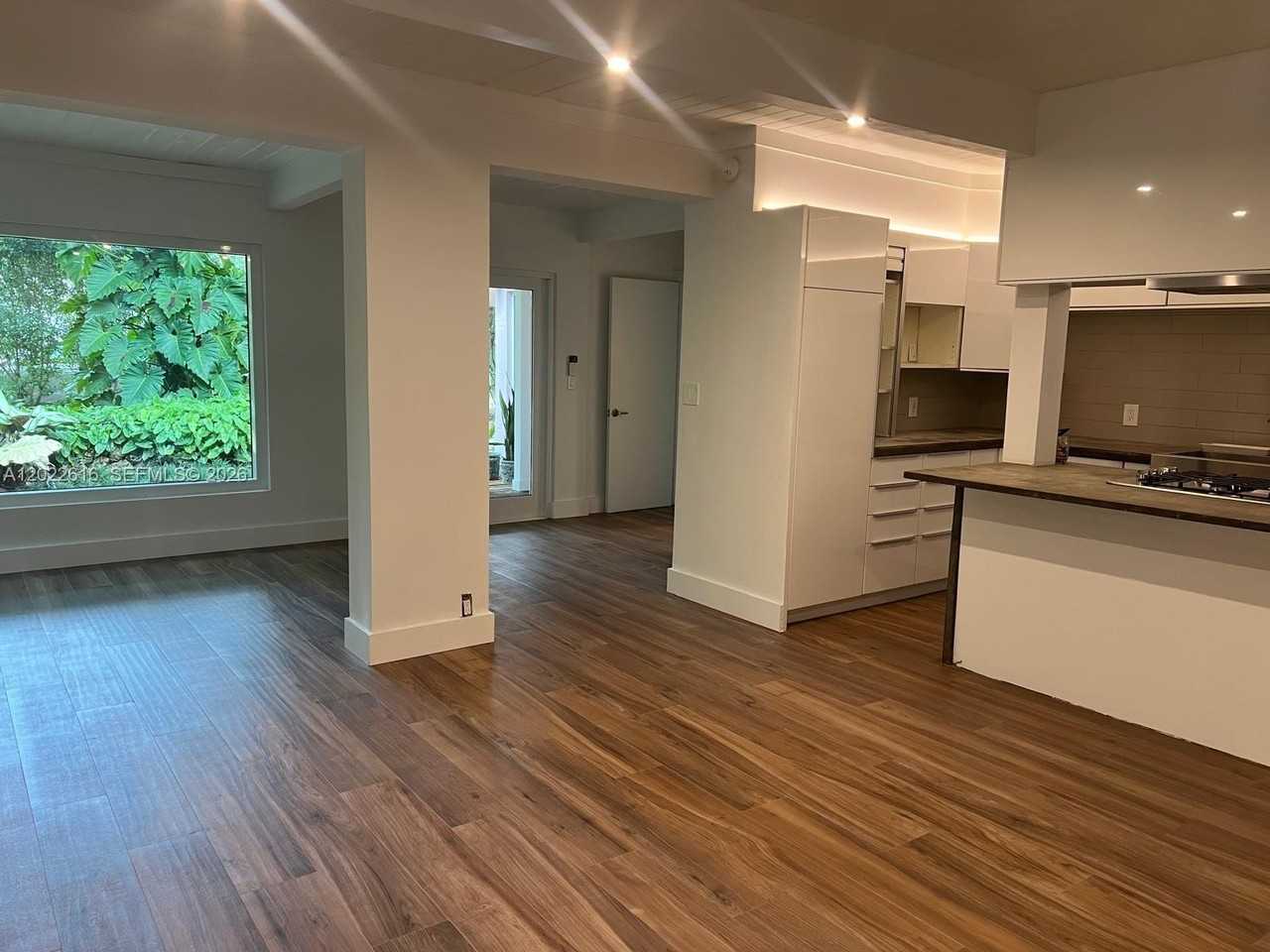 6851 Sw 77th Ter - Photo 5 of 40