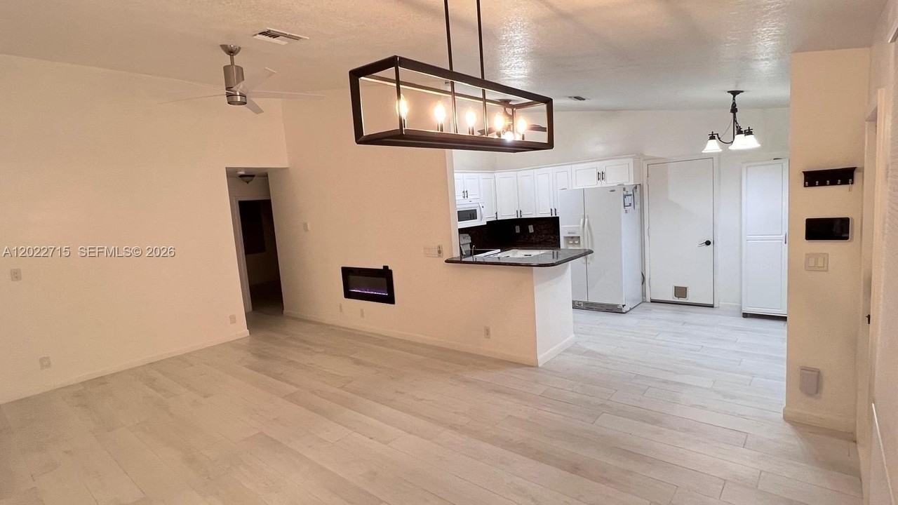 10669 Boca Entrada Blvd - Photo 7 of 19