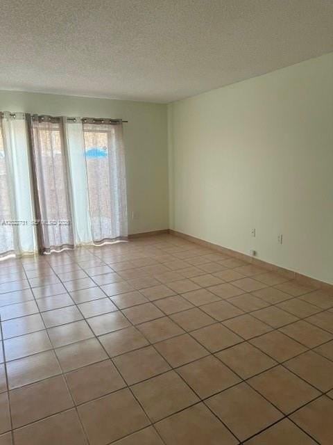 9475 Palm Cir N #9475 - Photo 5 of 14