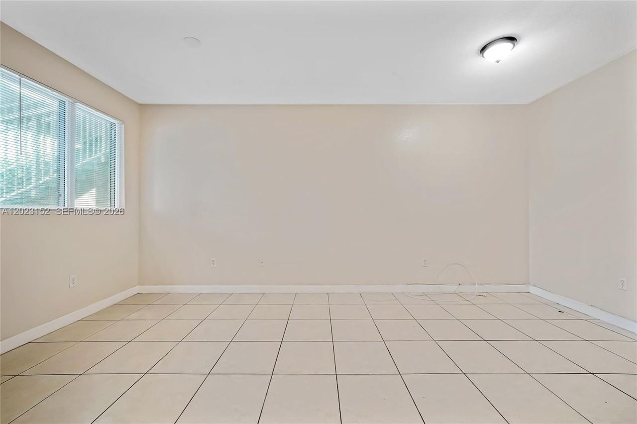 2524 Se 16th Rd #100 - Photo 6 of 31