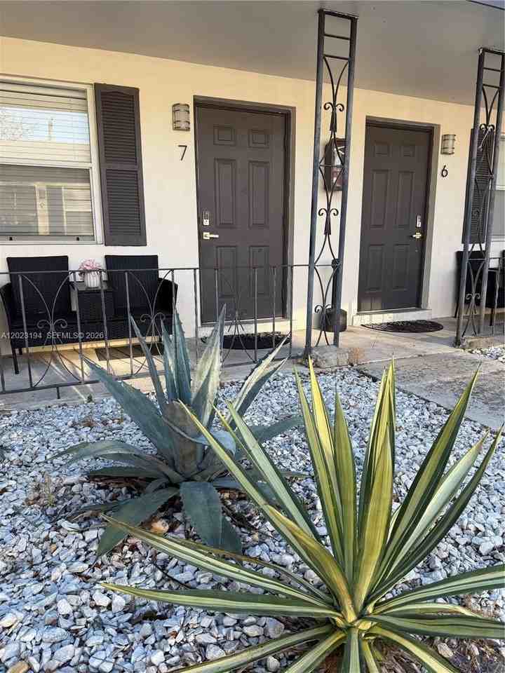 2216 Fillmore St #1-10 - Photo 4 of 19