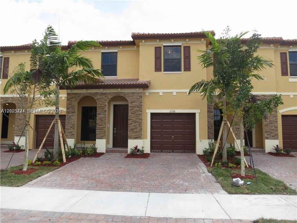 11376 Sw 233rd St #11376 - Photo 2 of 14