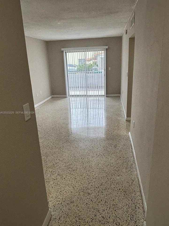 1047 Sw 7th St #6 - Photo 2 of 10