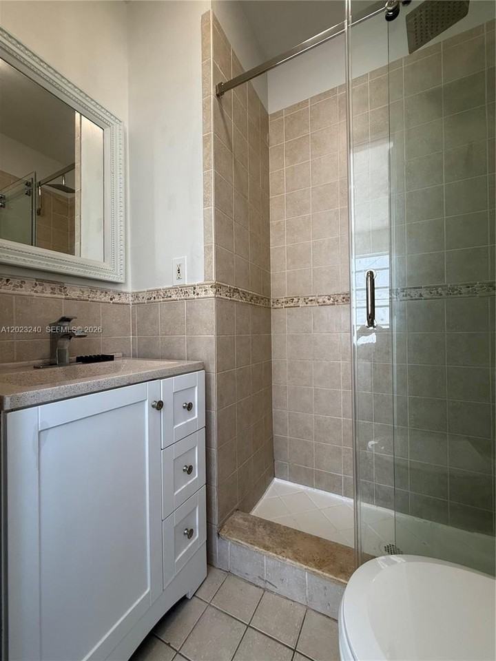 723 2nd St #8 - Photo 7 of 8