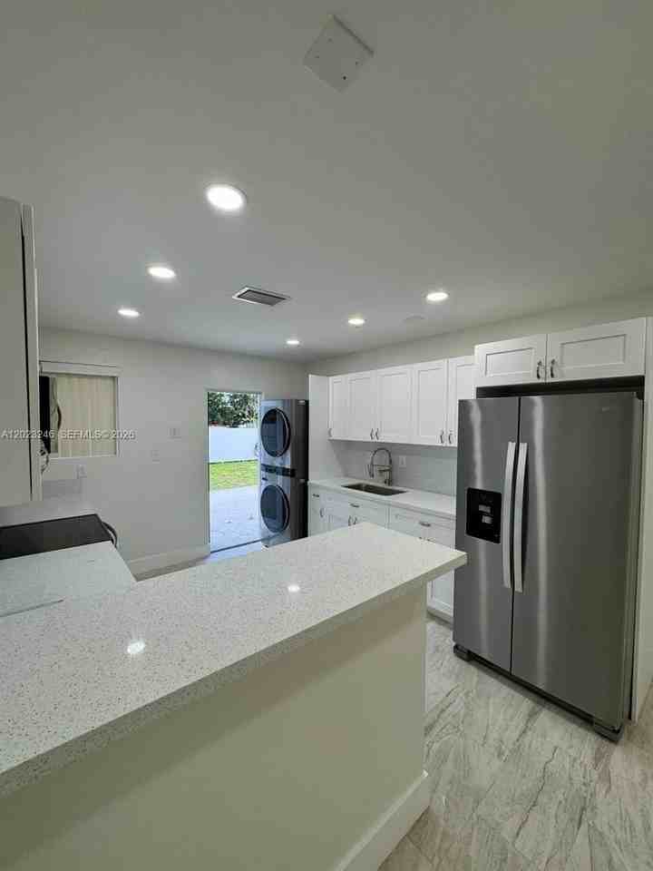 1222 Nw 102nd St #2 - Photo 2 of 17