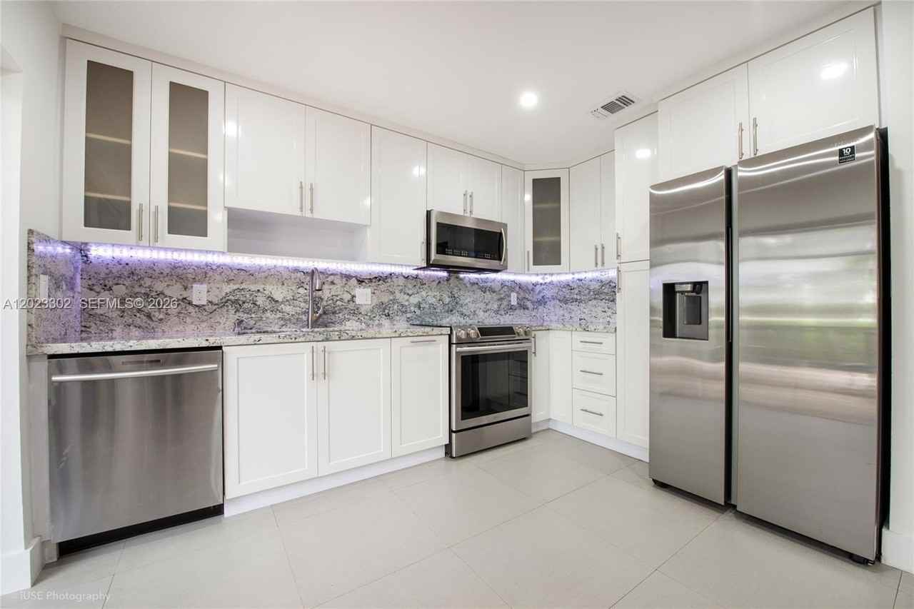 15463 Sw 110th Ter - Photo 4 of 18