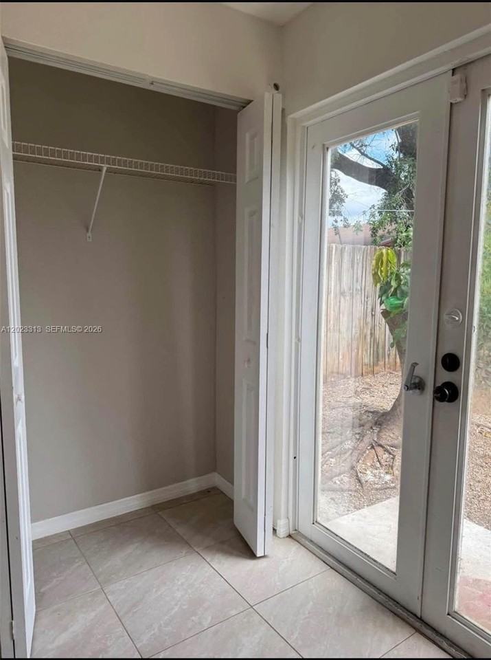 1360 Nw 9th St #1 - Photo 7 of 7
