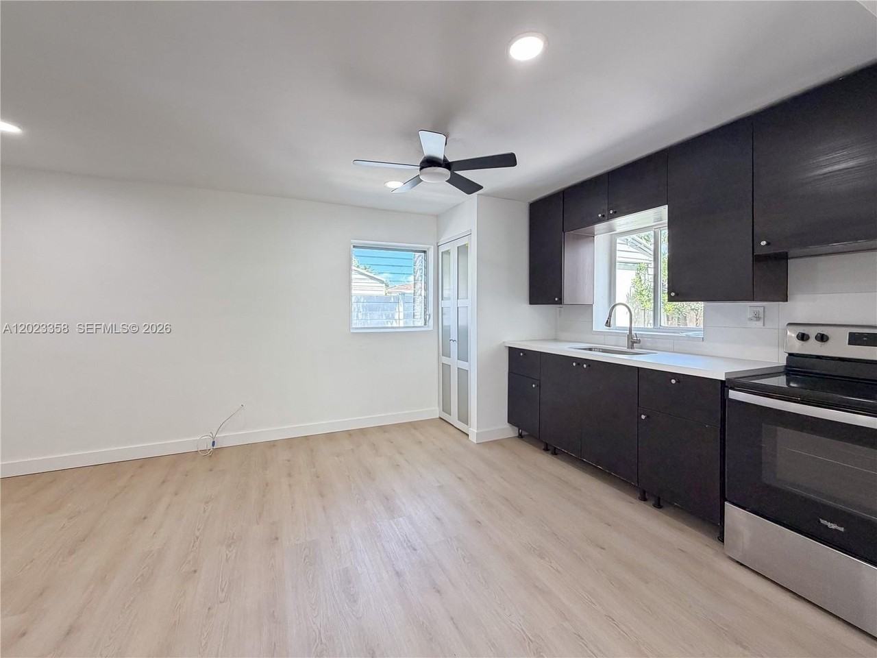 313 Sw 1st St #1 - Photo 3 of 13