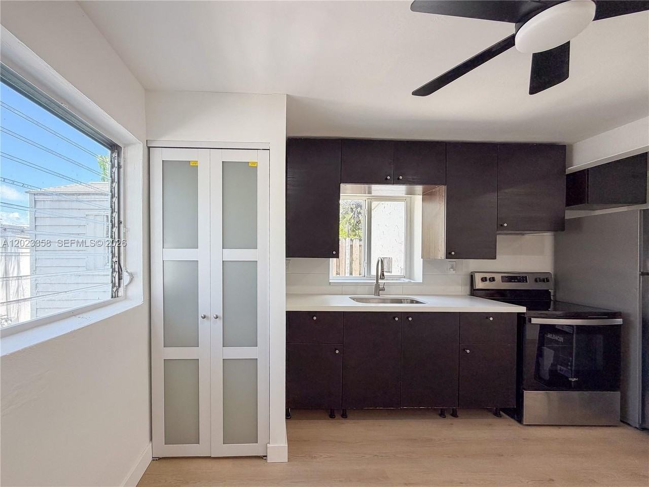 313 Sw 1st St #1 - Photo 4 of 13