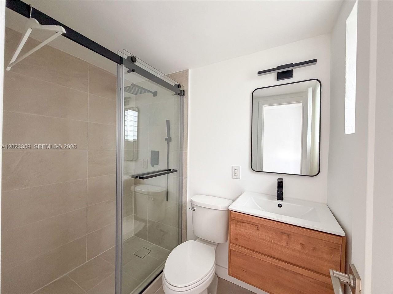 313 Sw 1st St #1 - Photo 5 of 13