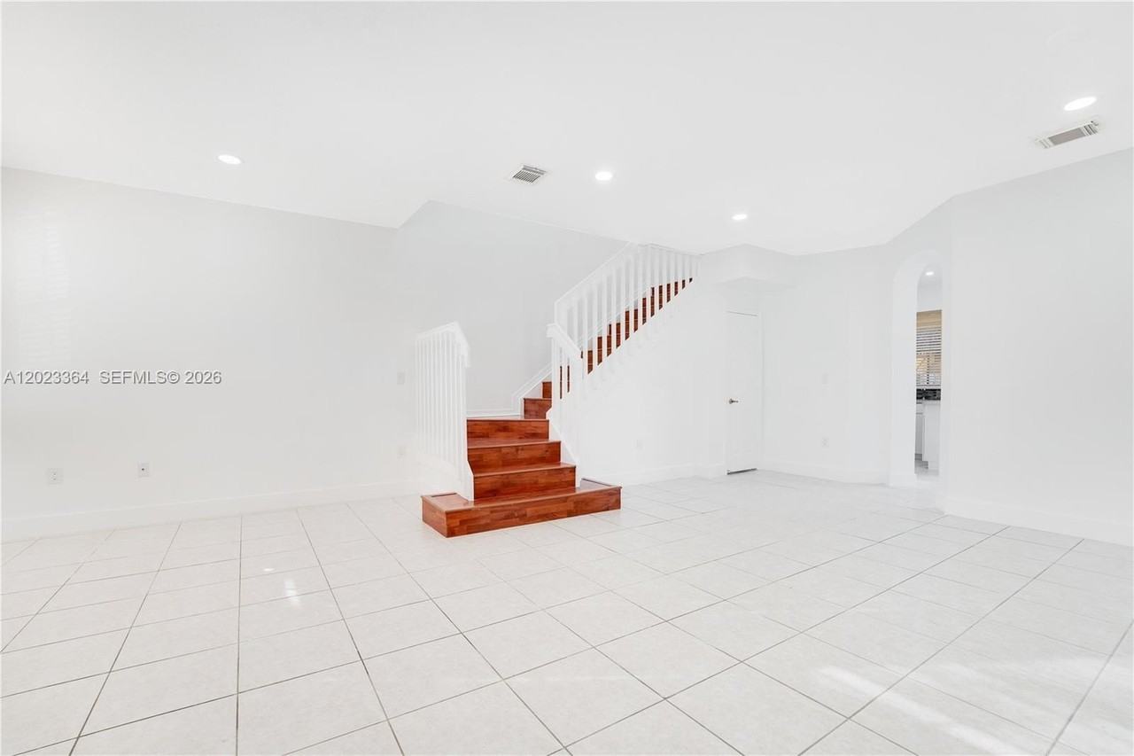 27433 Sw 137th Ct #1 - Photo 4 of 28