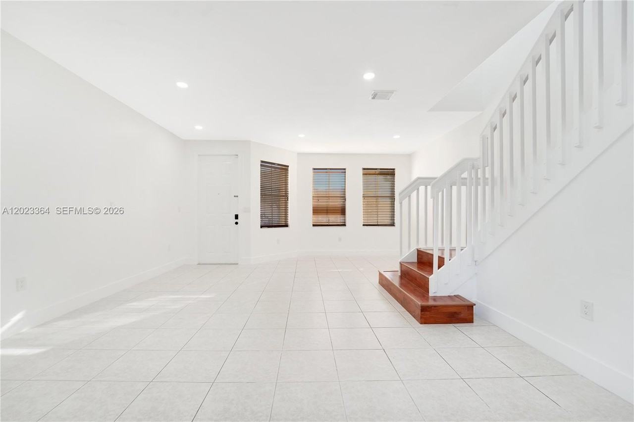 27433 Sw 137th Ct #1 - Photo 5 of 28