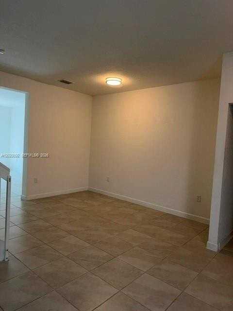 1866 Se 26th Rd #1866 - Photo 6 of 17