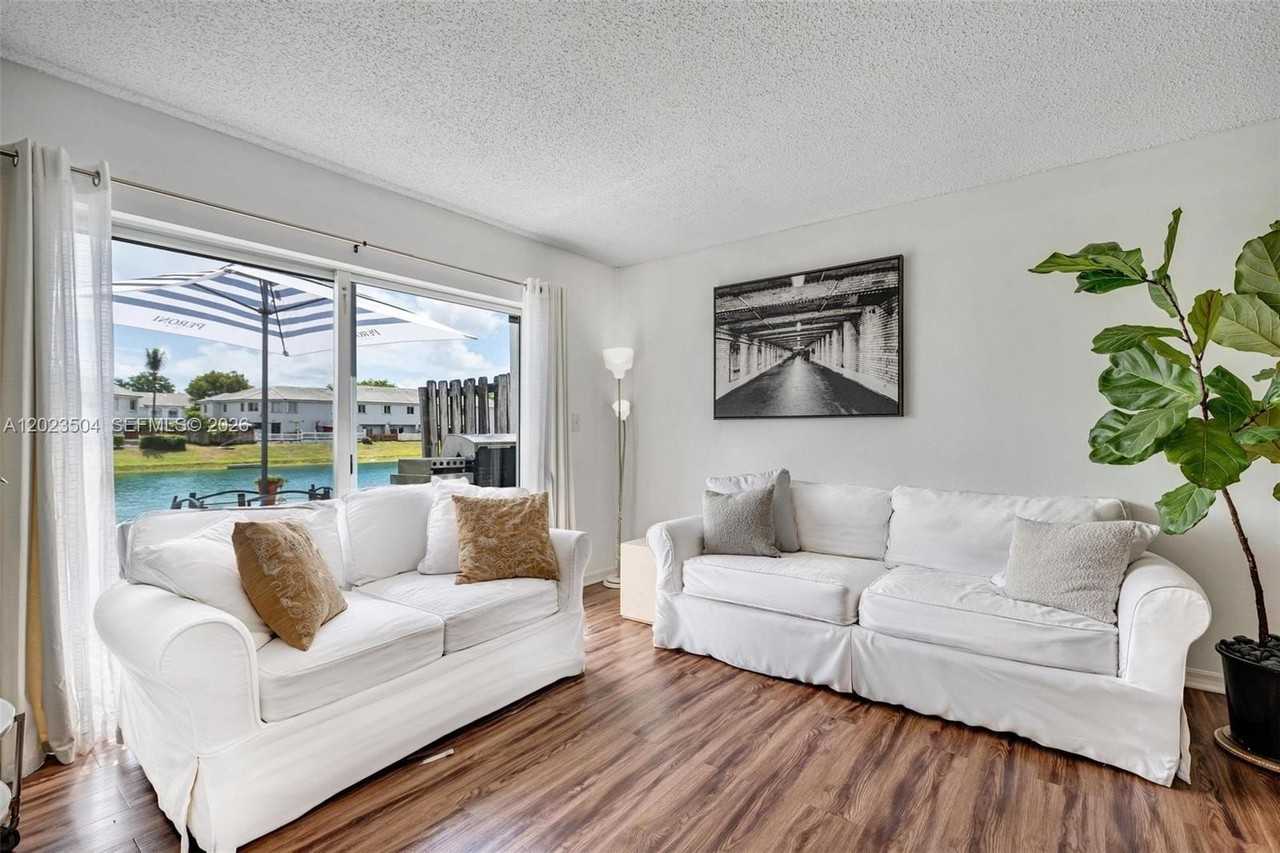 14207 Sw 121st Pl - Photo 4 of 39