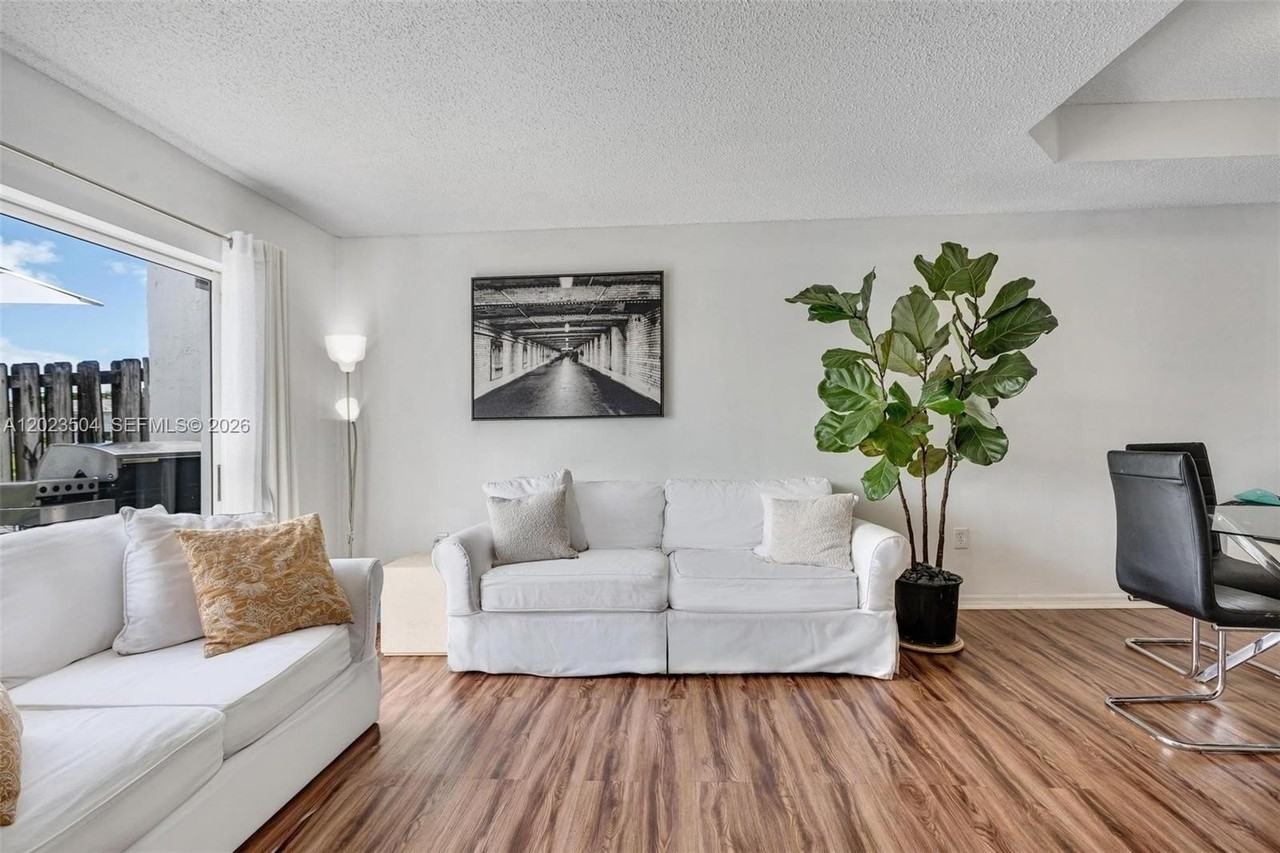 14207 Sw 121st Pl - Photo 5 of 39