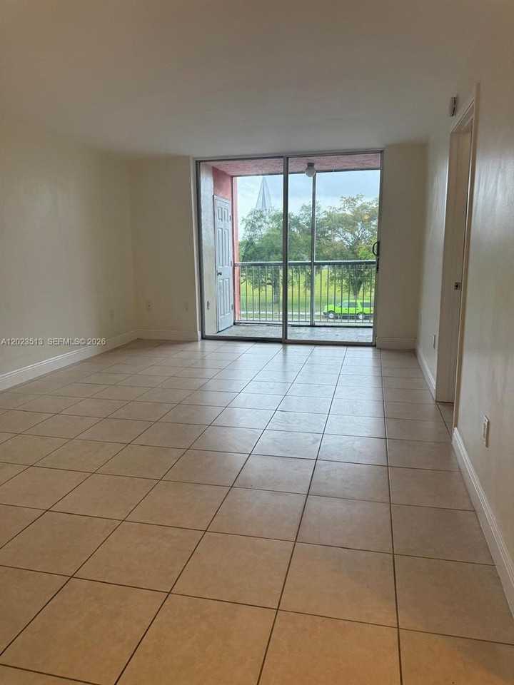 19701 Sw 114th Ave #366 - Photo 4 of 16