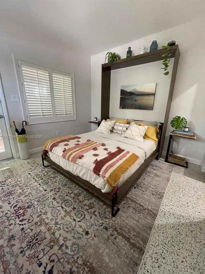 2417 Ne 15th Ave #0 - Photo 5 of 11