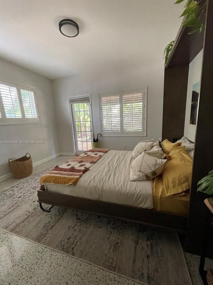 2417 Ne 15th Ave #0 - Photo 6 of 11
