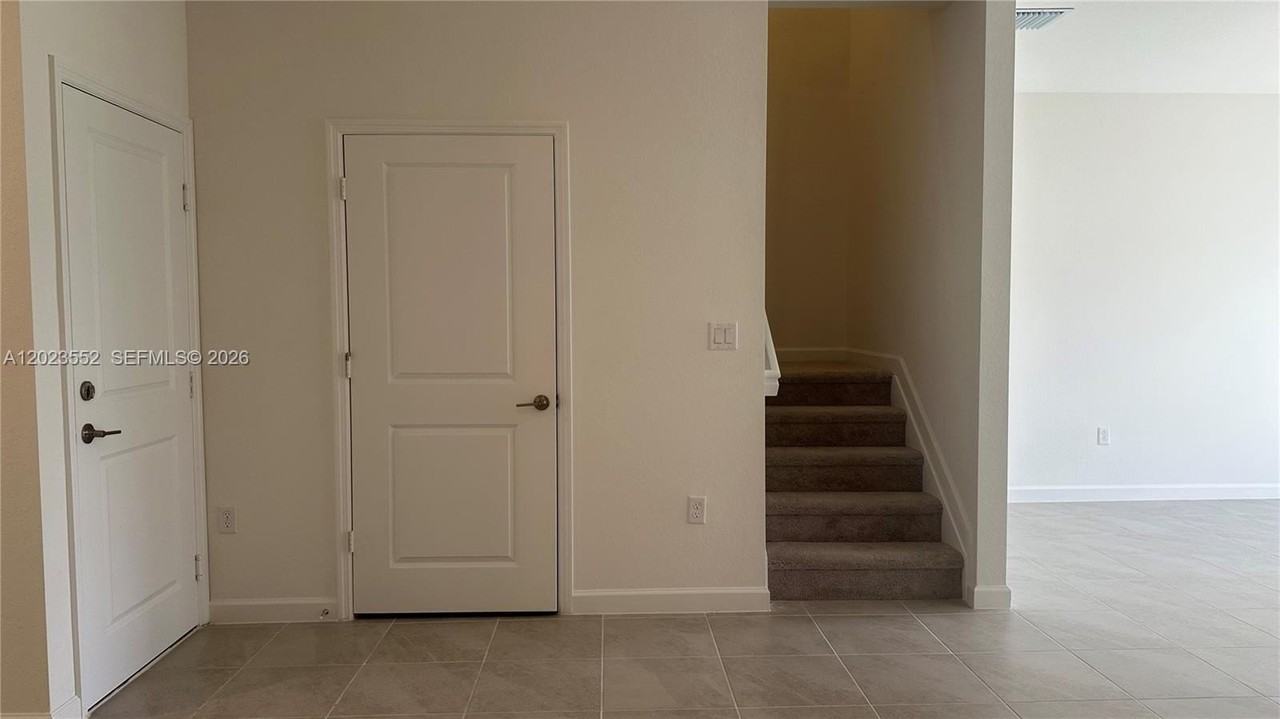 2797 Se 25th Ave #0 - Photo 3 of 31