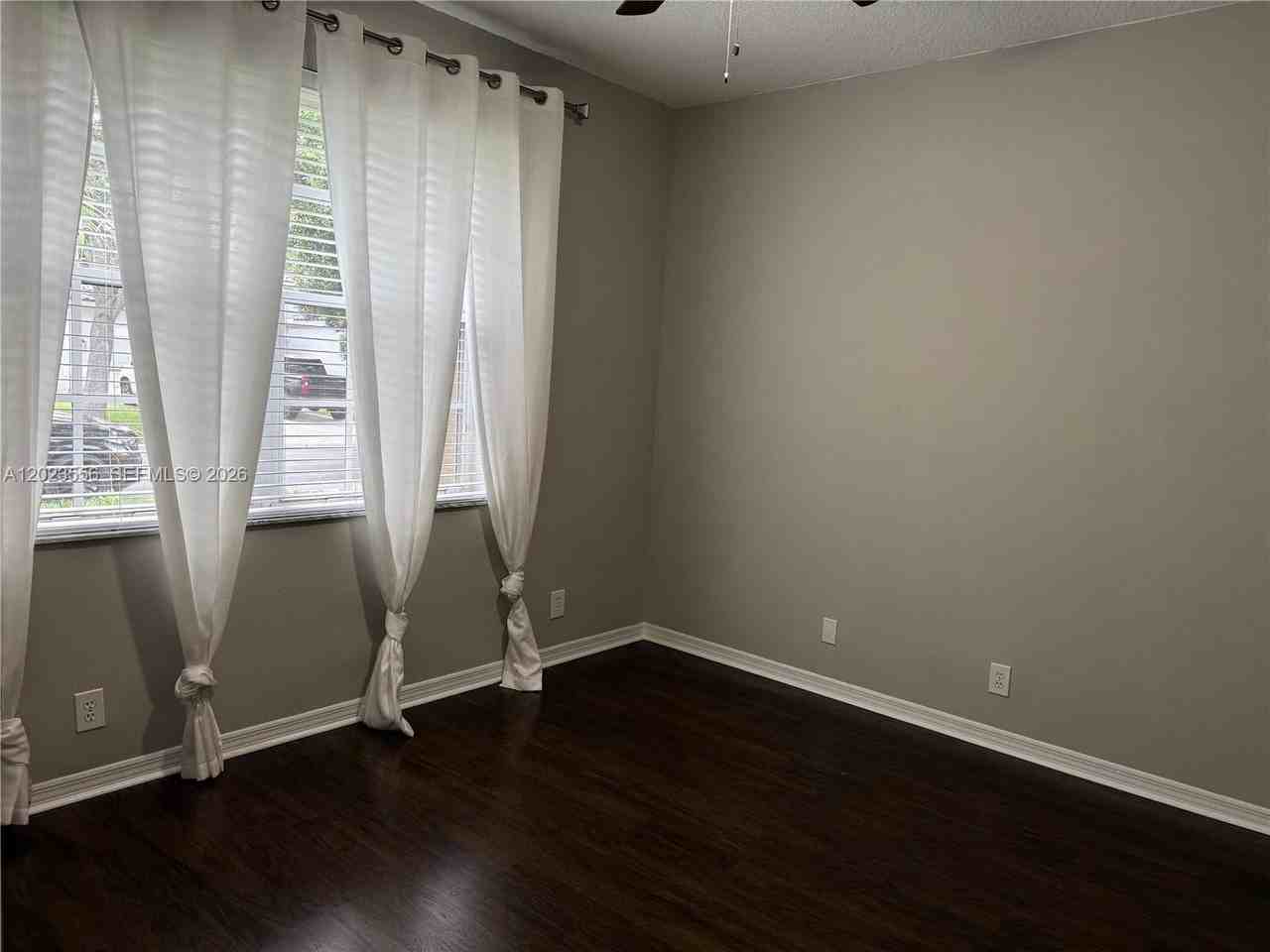 6534 Nw 80th Dr - Photo 6 of 12