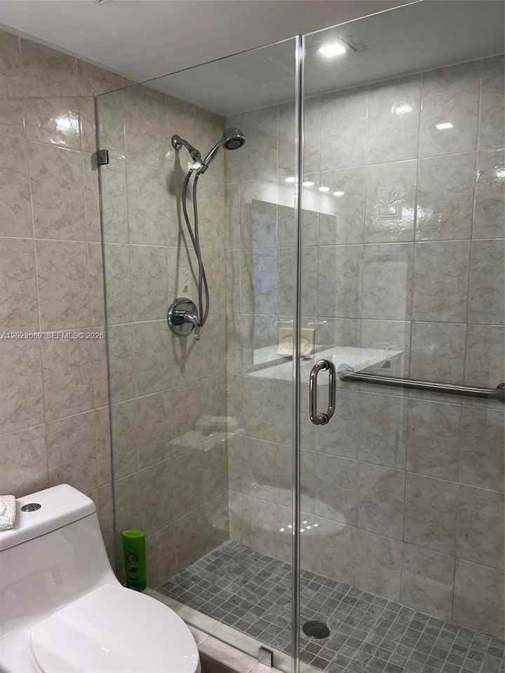 1400 Saint Charles Pl #323 - Photo 5 of 25