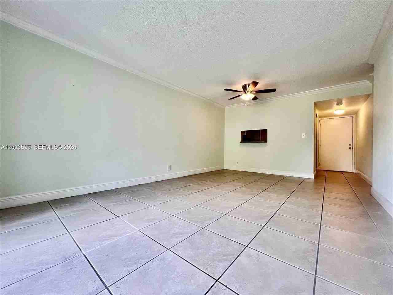 5201 Geneva Way #109 - Photo 5 of 12