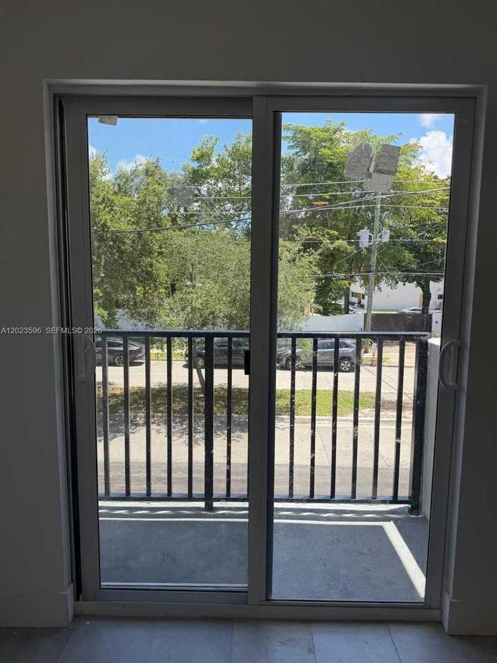 147 Nw 59th St #301