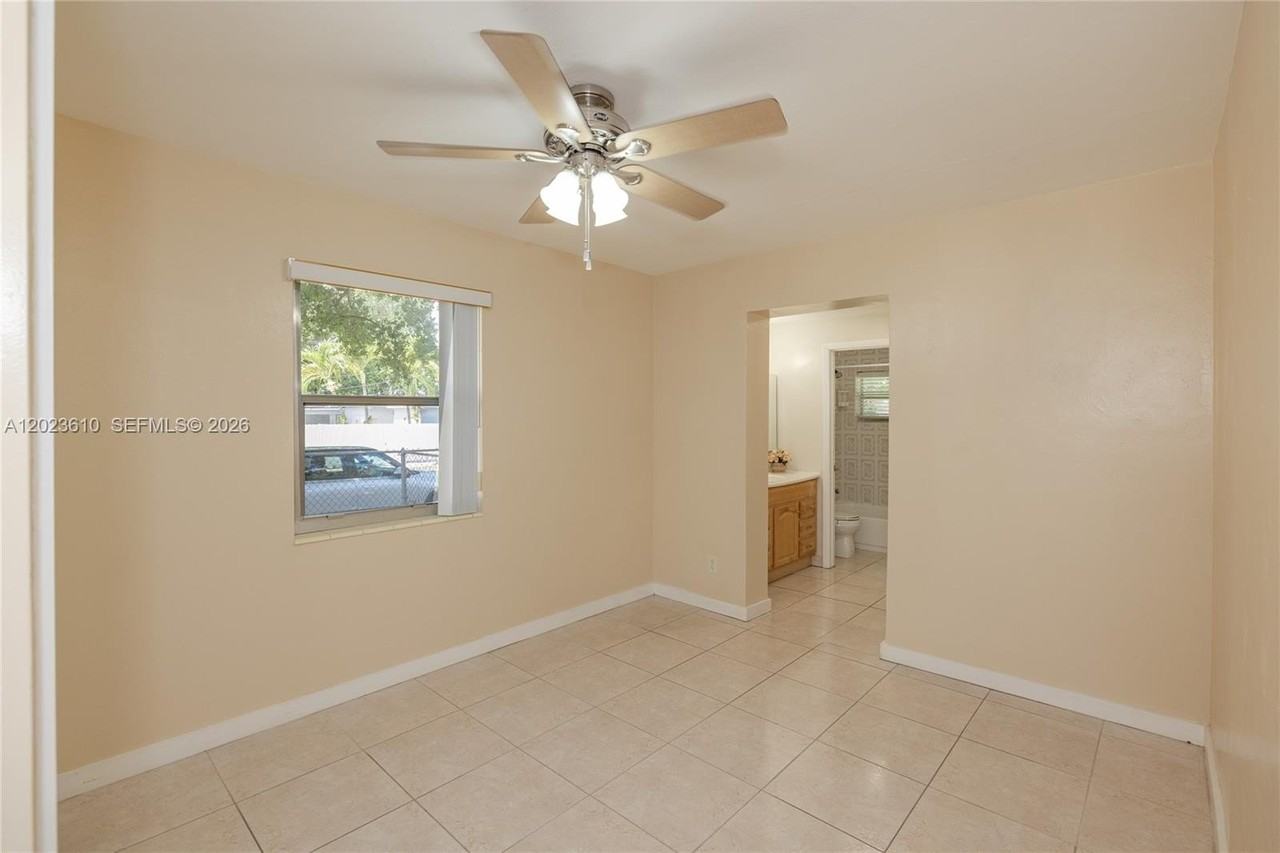 540 Sw 60th Ave - Photo 6 of 37