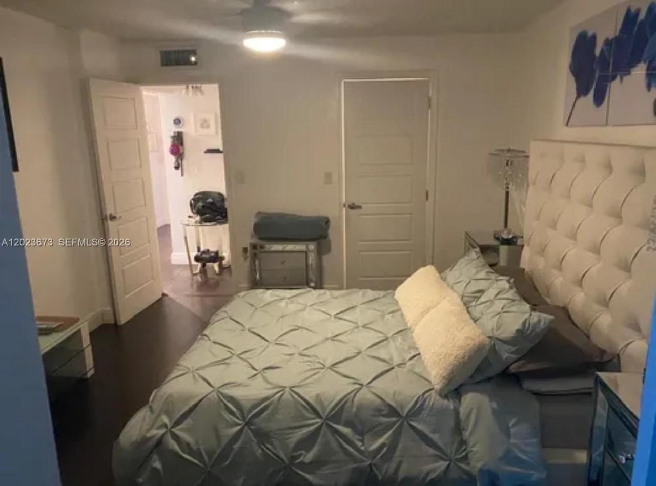 1810 W 56th St #3414 - Photo 6 of 18