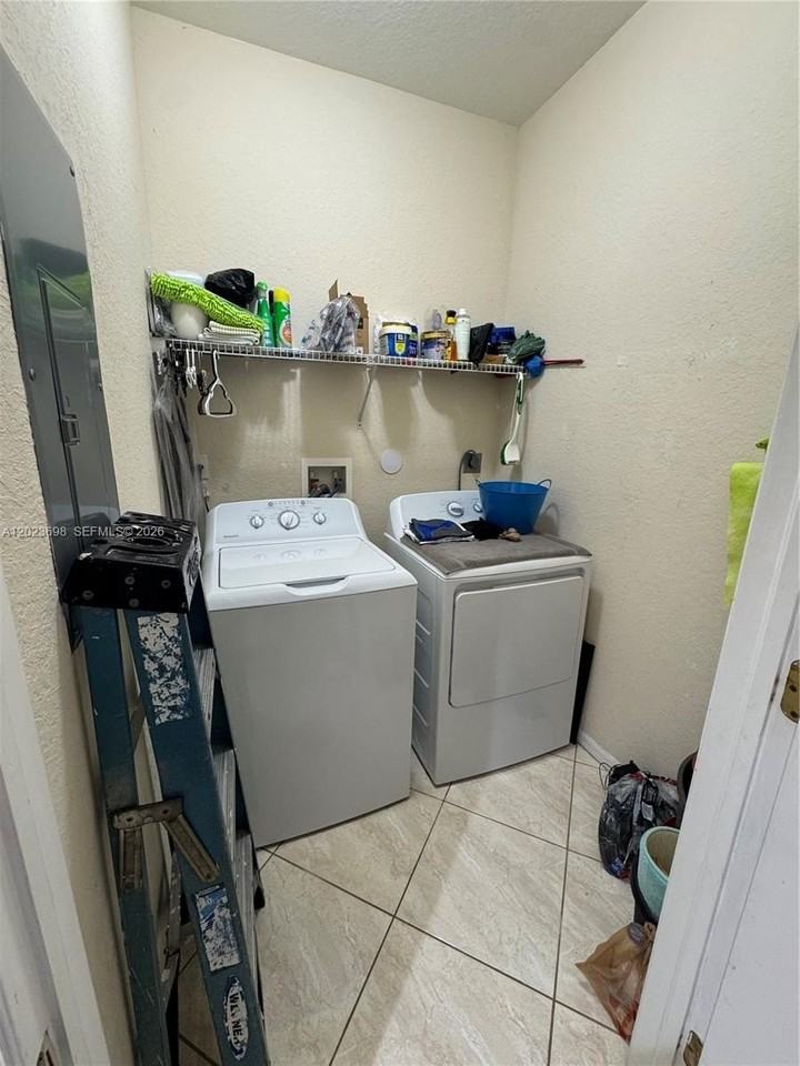 23764 Sw 109th Ave - Photo 2 of 14
