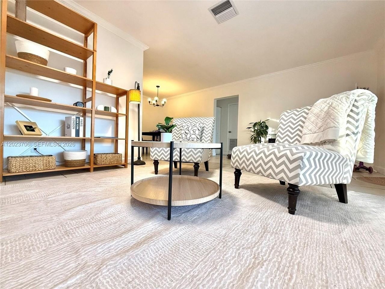232 Se 6th St - Photo 2 of 38