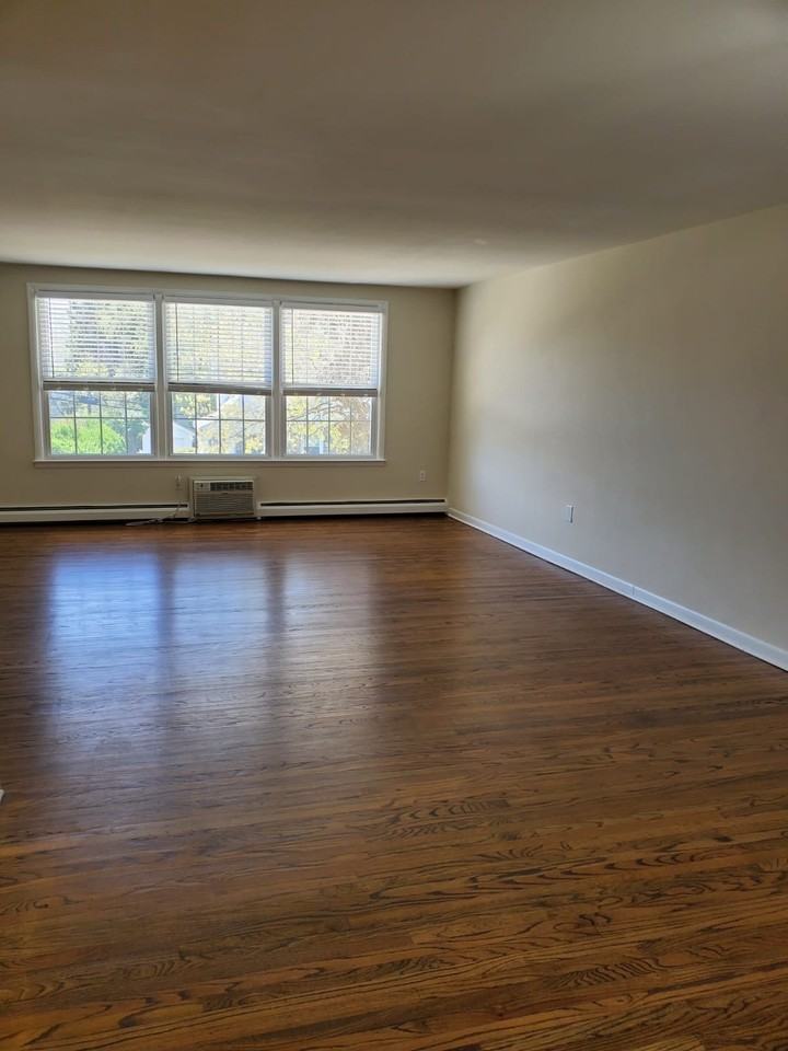 Pembroke Terrace - Photo 6 of 17