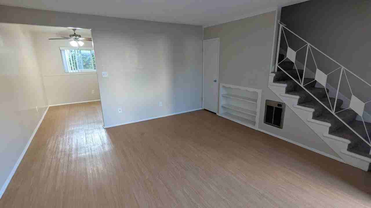 943 Fairview Ave - Photo 2 of 16