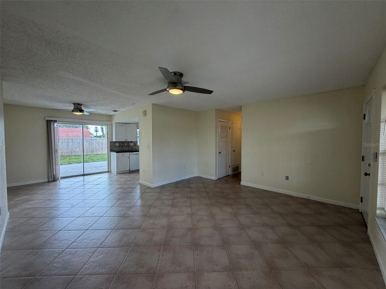8531 Sydney Ave - Photo 7 of 24