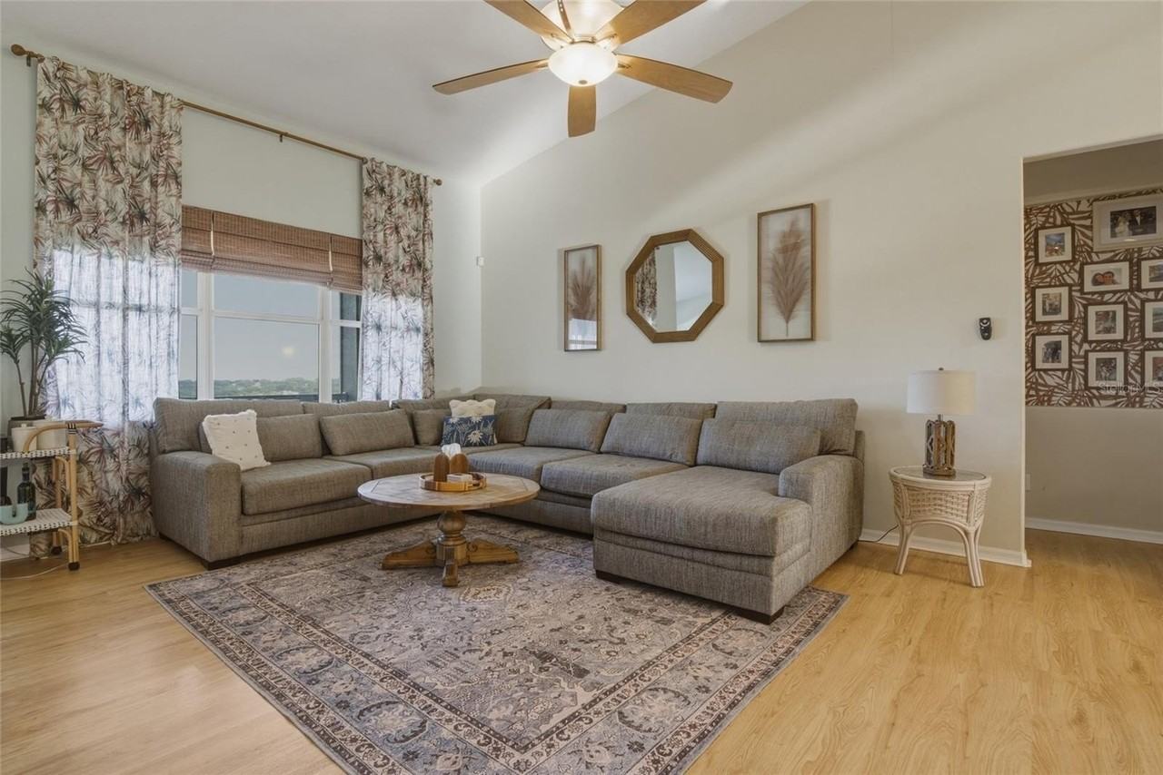 1852 Sanderling Dr - Photo 4 of 50