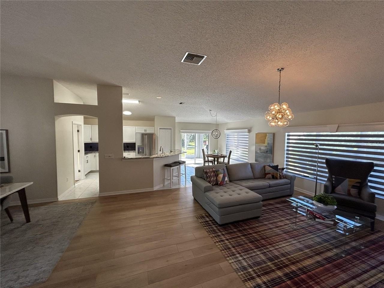 3057 Saint Thomas Ln - Photo 2 of 13