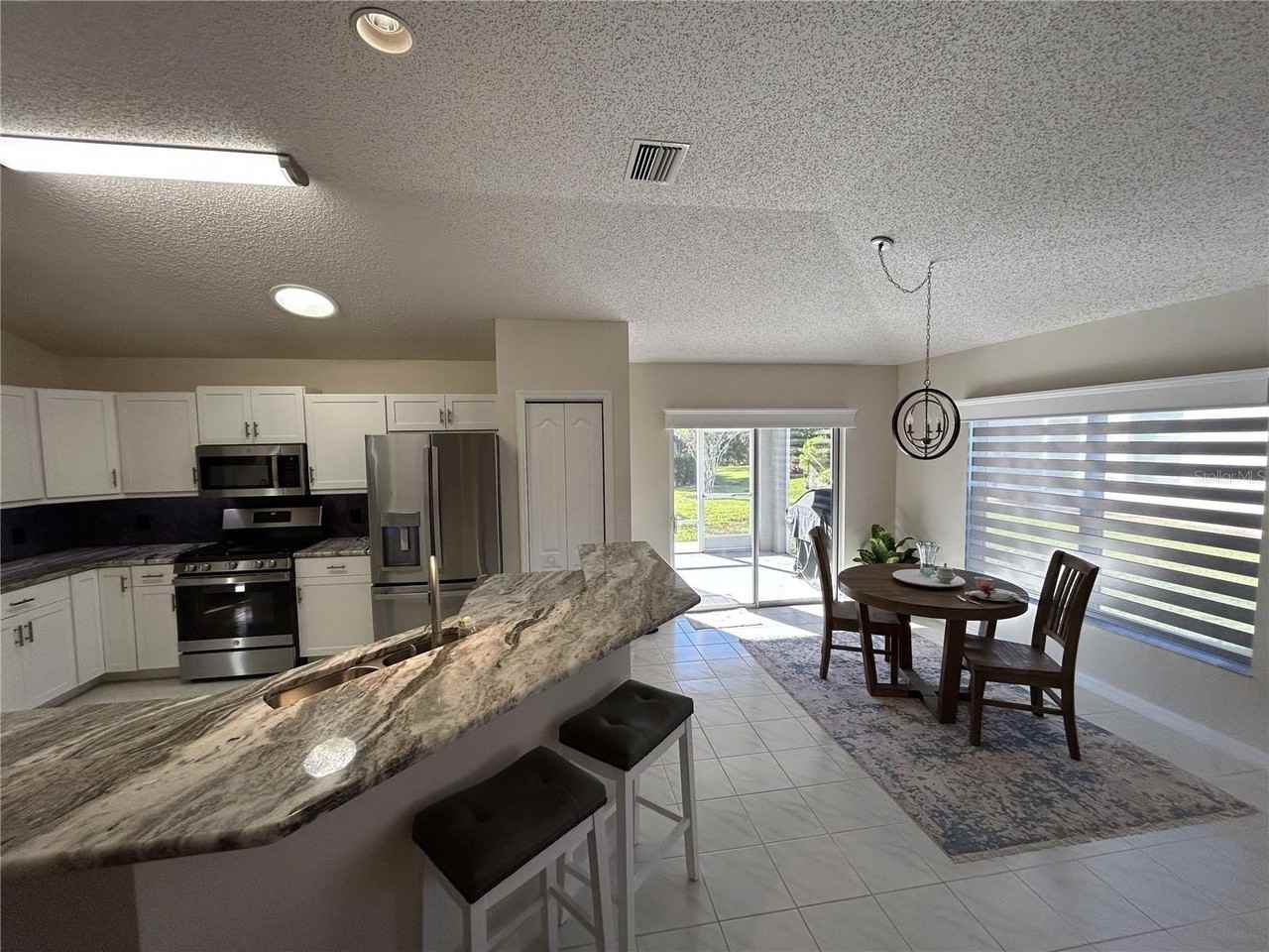 3057 Saint Thomas Ln - Photo 3 of 13