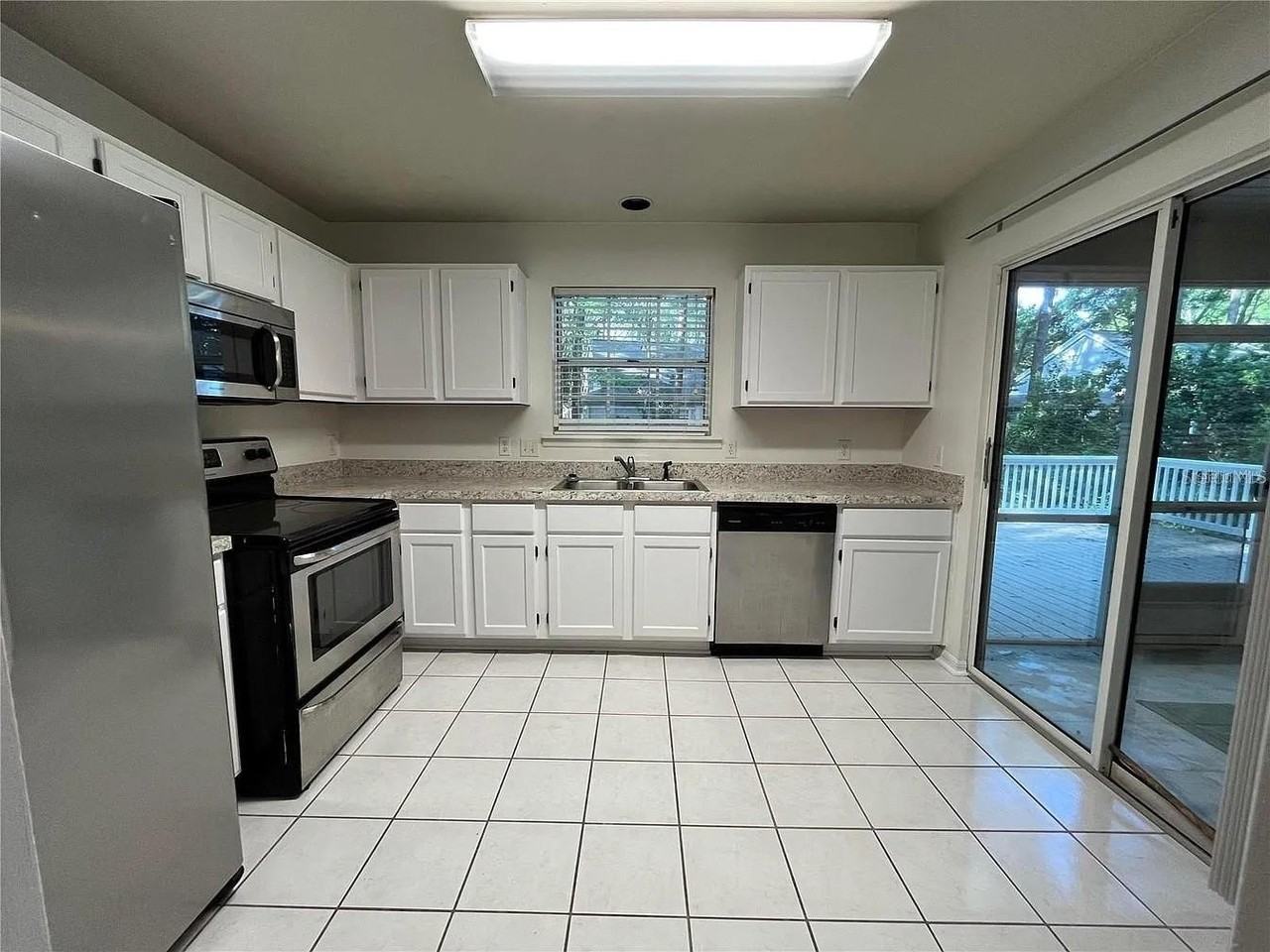 5127 Sw 94th St - Photo 5 of 15