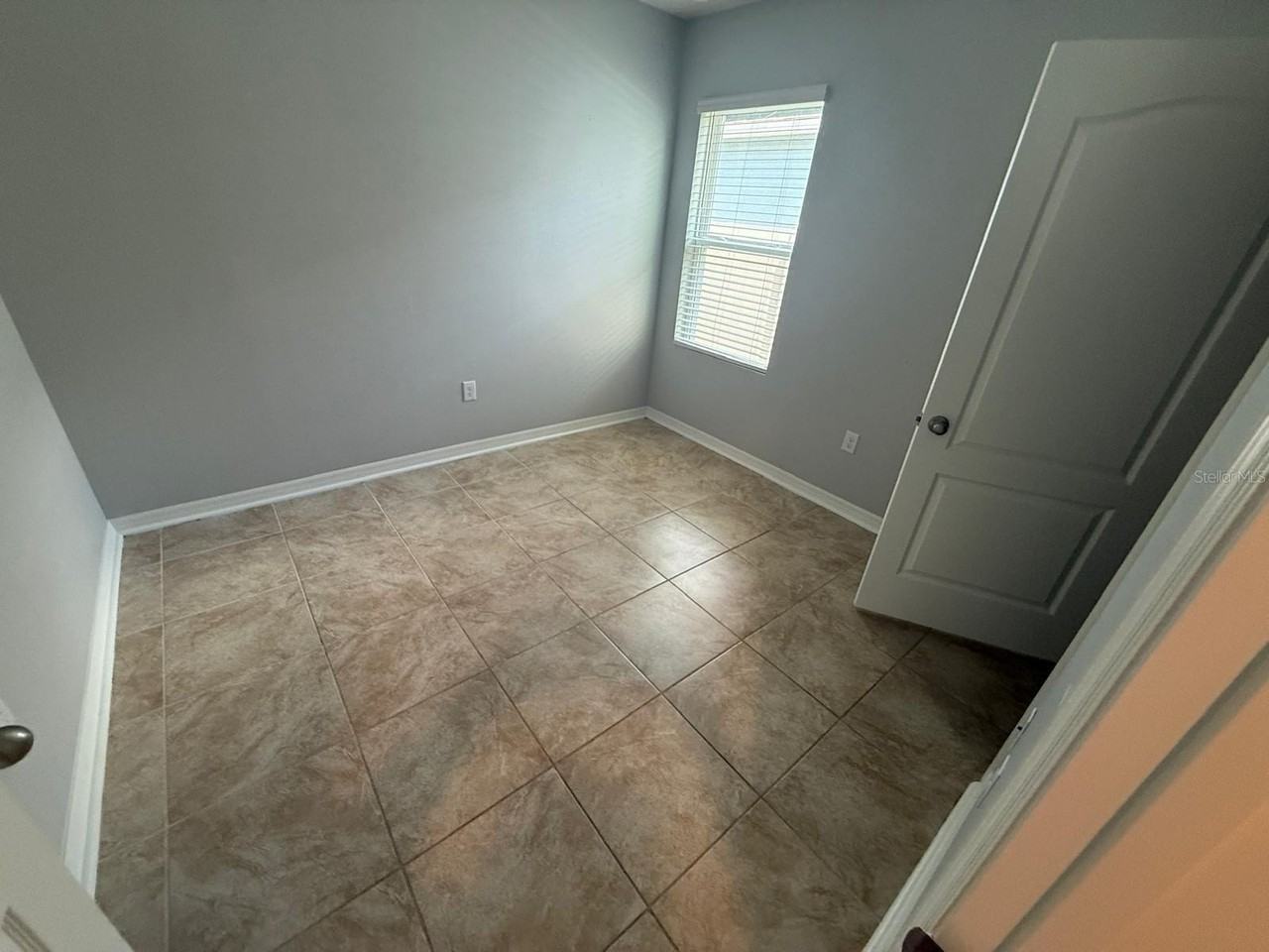 754 Chinoy Rd - Photo 7 of 26