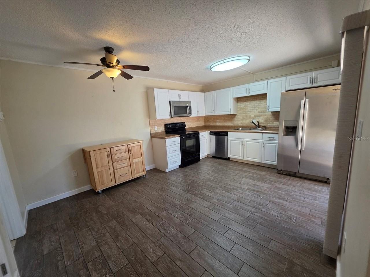 3824 Saxon Dr - Photo 6 of 38