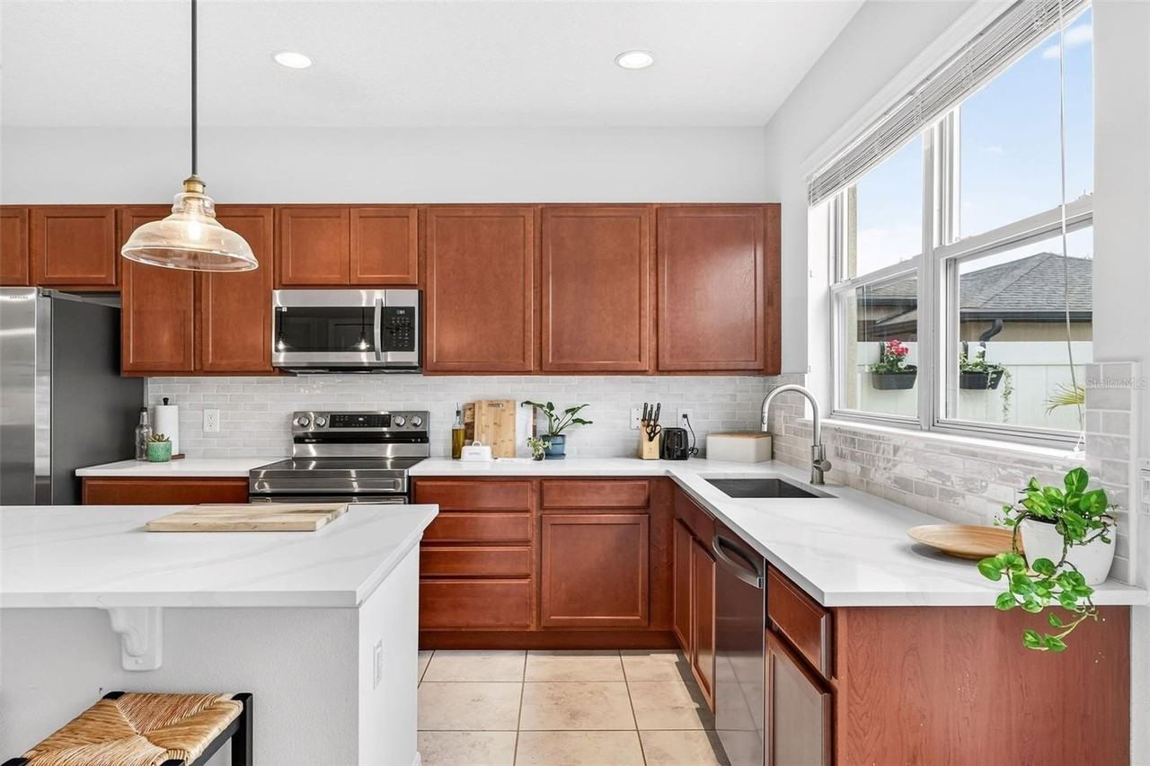 5103 Caspian St - Photo 7 of 47